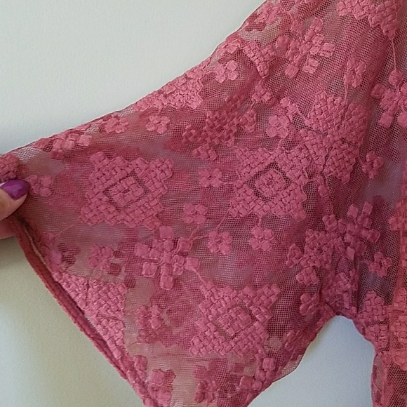 Short sleeve blouse/cover up, size Small - Picture 4 of 5